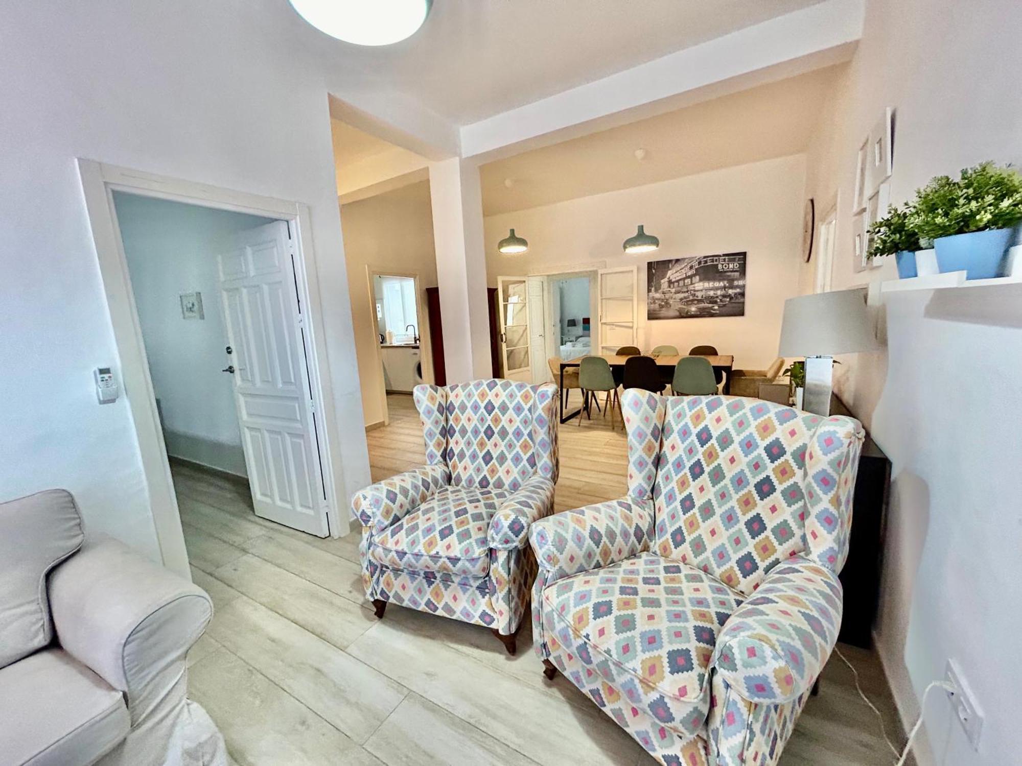 Acogedor Apt 8Pax 4Bdr 2Bth- Cozyhomesevilla2 المظهر الخارجي الصورة