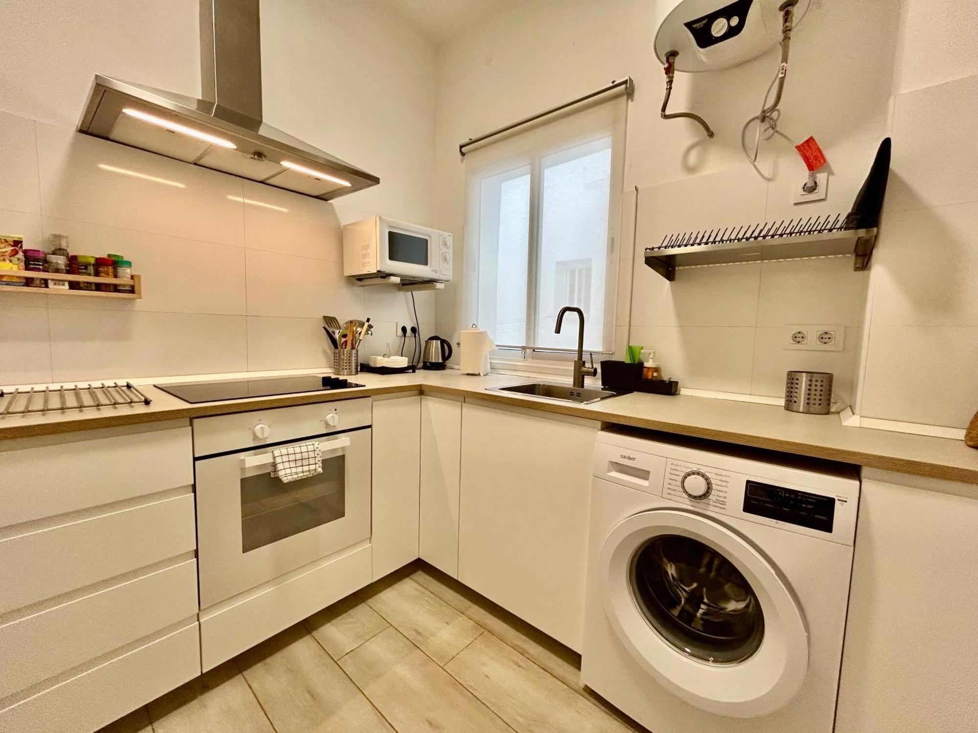 Acogedor Apt 8Pax 4Bdr 2Bth- Cozyhomesevilla2 المظهر الخارجي الصورة
