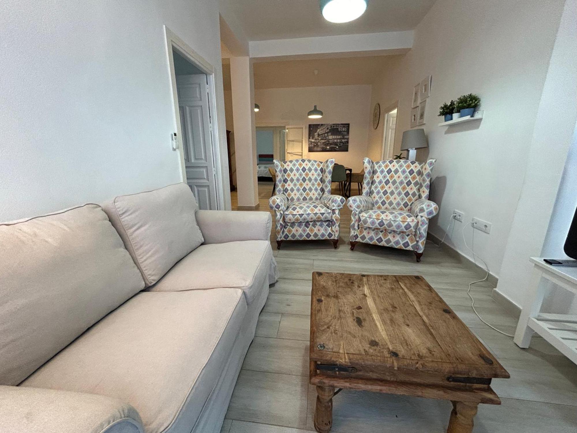 Acogedor Apt 8Pax 4Bdr 2Bth- Cozyhomesevilla2 المظهر الخارجي الصورة