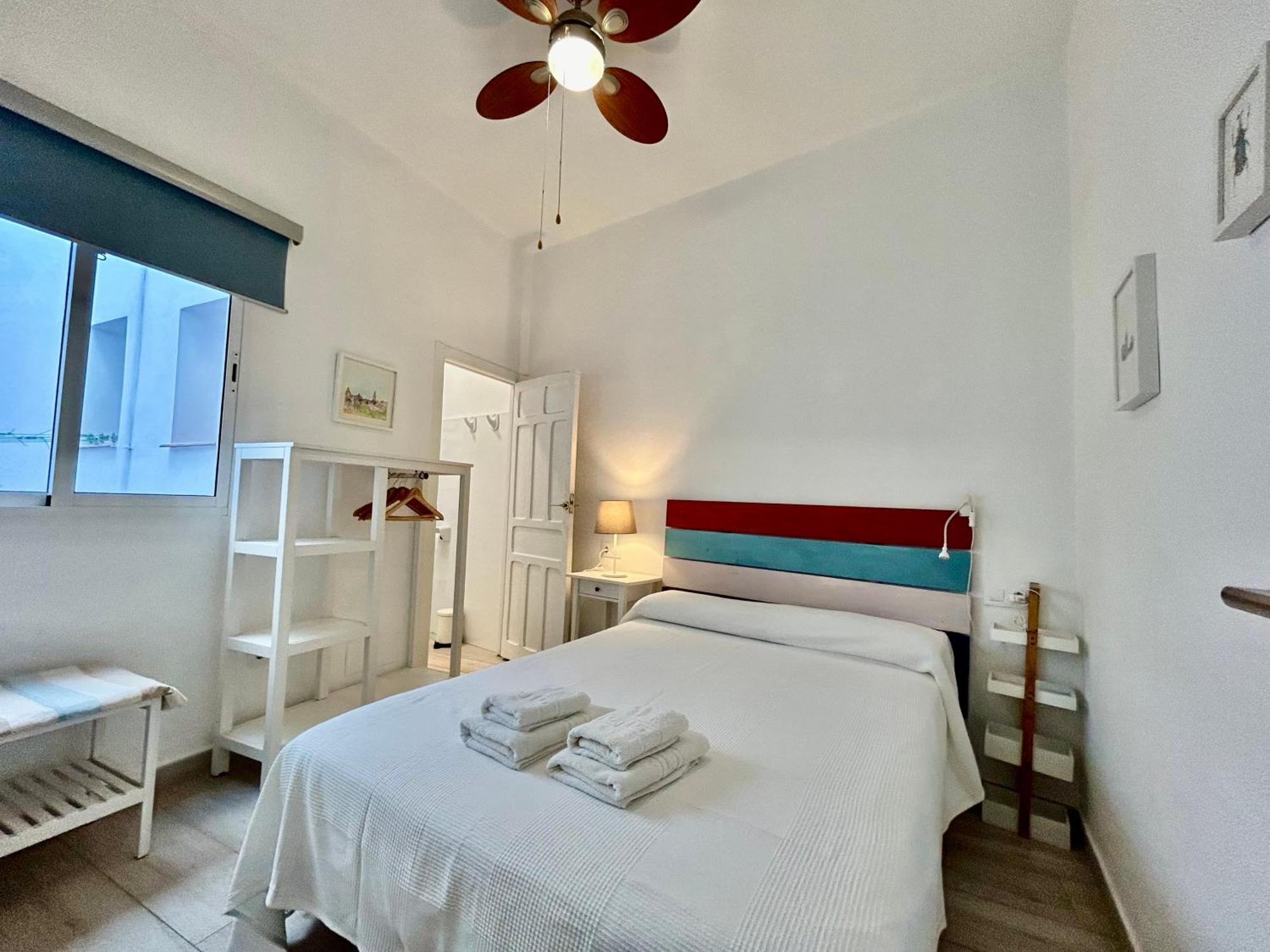 Acogedor Apt 8Pax 4Bdr 2Bth- Cozyhomesevilla2 المظهر الخارجي الصورة