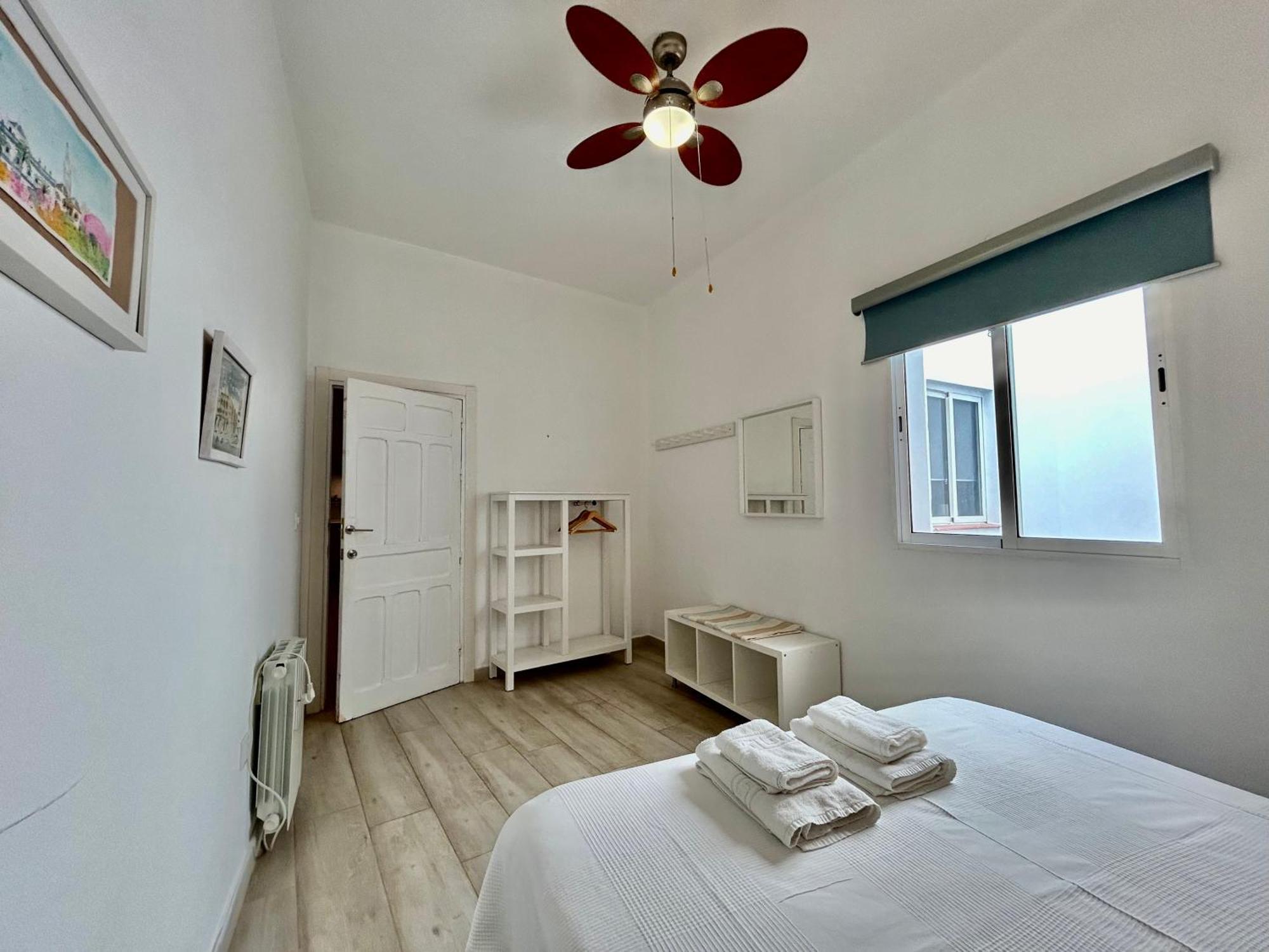 Acogedor Apt 8Pax 4Bdr 2Bth- Cozyhomesevilla2 المظهر الخارجي الصورة