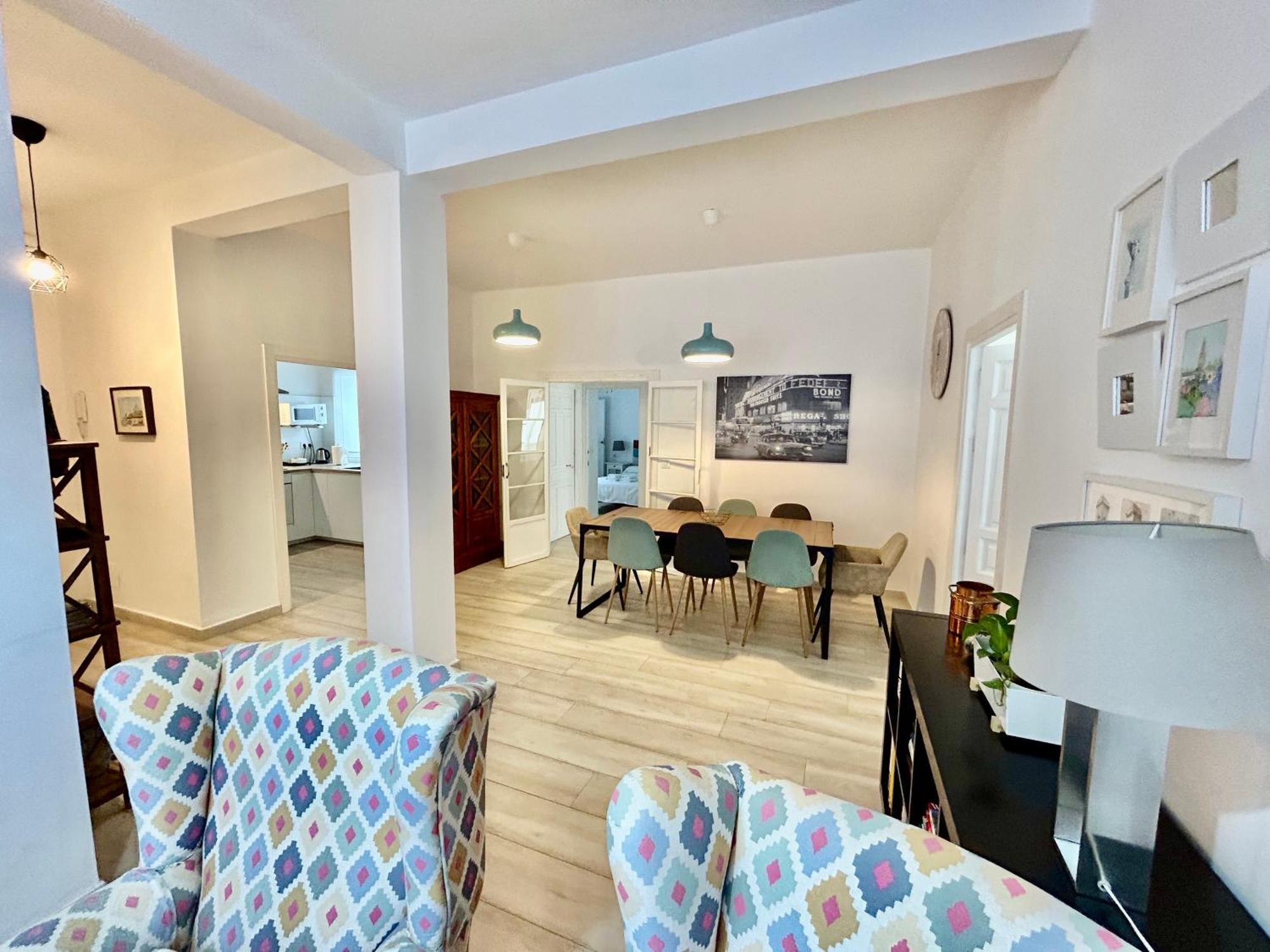 Acogedor Apt 8Pax 4Bdr 2Bth- Cozyhomesevilla2 المظهر الخارجي الصورة