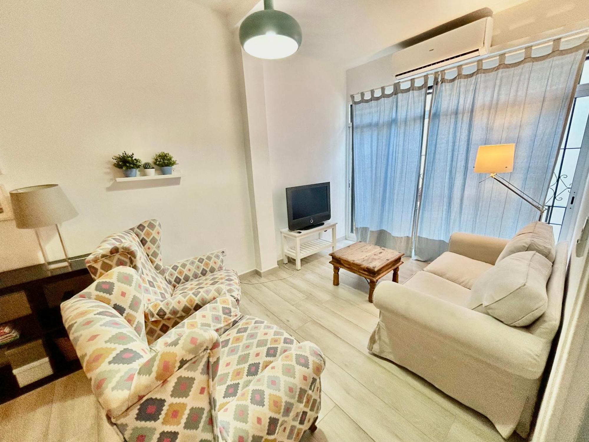 Acogedor Apt 8Pax 4Bdr 2Bth- Cozyhomesevilla2 المظهر الخارجي الصورة