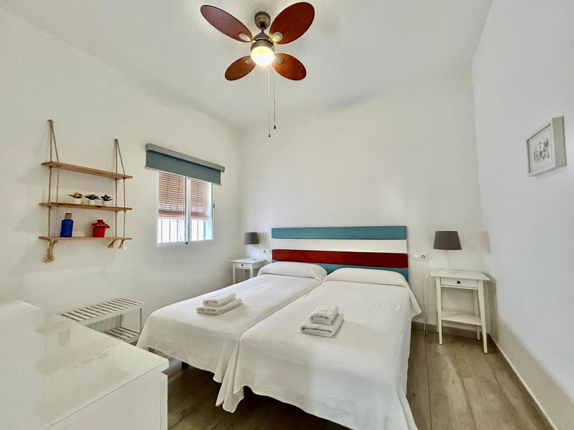 Acogedor Apt 8Pax 4Bdr 2Bth- Cozyhomesevilla2 المظهر الخارجي الصورة