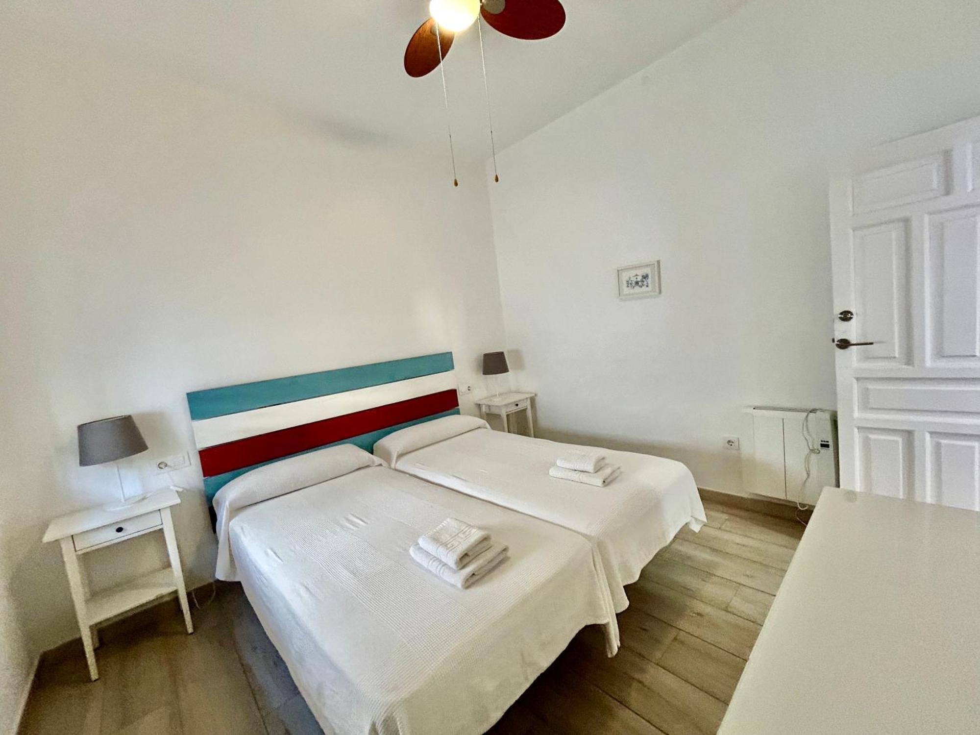 Acogedor Apt 8Pax 4Bdr 2Bth- Cozyhomesevilla2 المظهر الخارجي الصورة